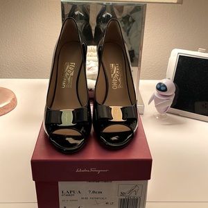 Salvador Ferragamo authentic Lapua patent leather bow heels